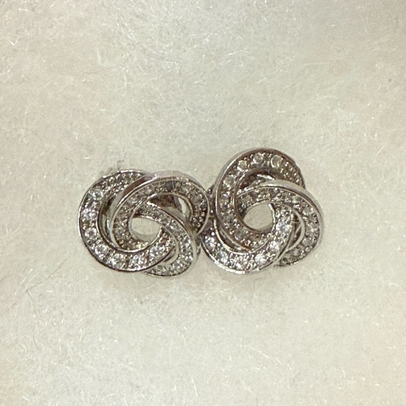 Elegant Silver Knot Fashion Earrings - Picture 2 of 2